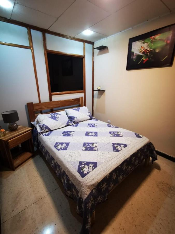 Toucan Hostel Alajuela Ngoại thất bức ảnh